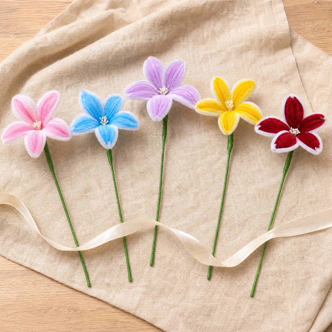 Lily Chenille Pipe Cleaner Stems – DIY Craft Flowers Kids Activity Set